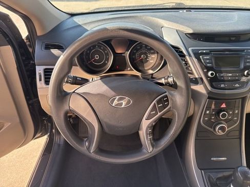 Used 2014 Hyundai Elantra SE image 7