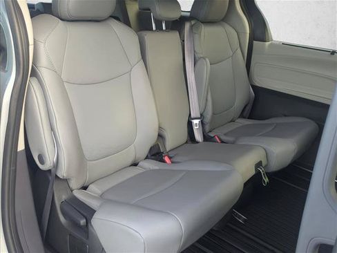 Certified 2022 Toyota Sienna XLE w/ XLE Plus Package FWD image 25