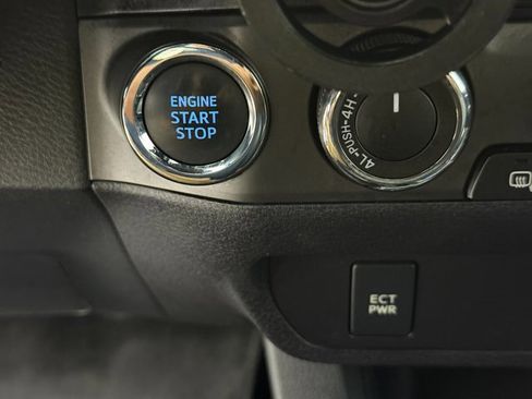 Used 2017 Toyota Tacoma TRD Off-Road w/ Tow Package (A/T) image 16