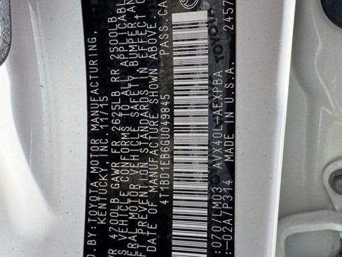 Used 2016 Toyota Avalon Limited image 46