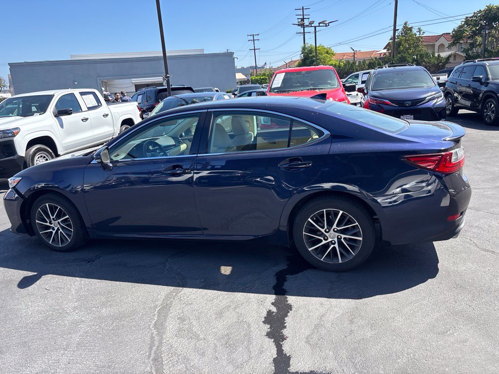 Used 2016 Lexus ES 350 w/ Premium Package w/Wood Trim FWD image 7