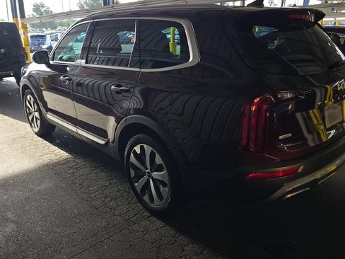 Used 2022 Kia Telluride S AWD/4WD image 2