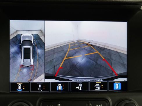 Used 2023 GMC Terrain SLT w/ Infotainment Package II AWD/4WD image 21