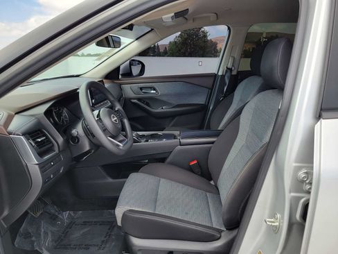 Used 2023 Nissan Rogue SV FWD image 20