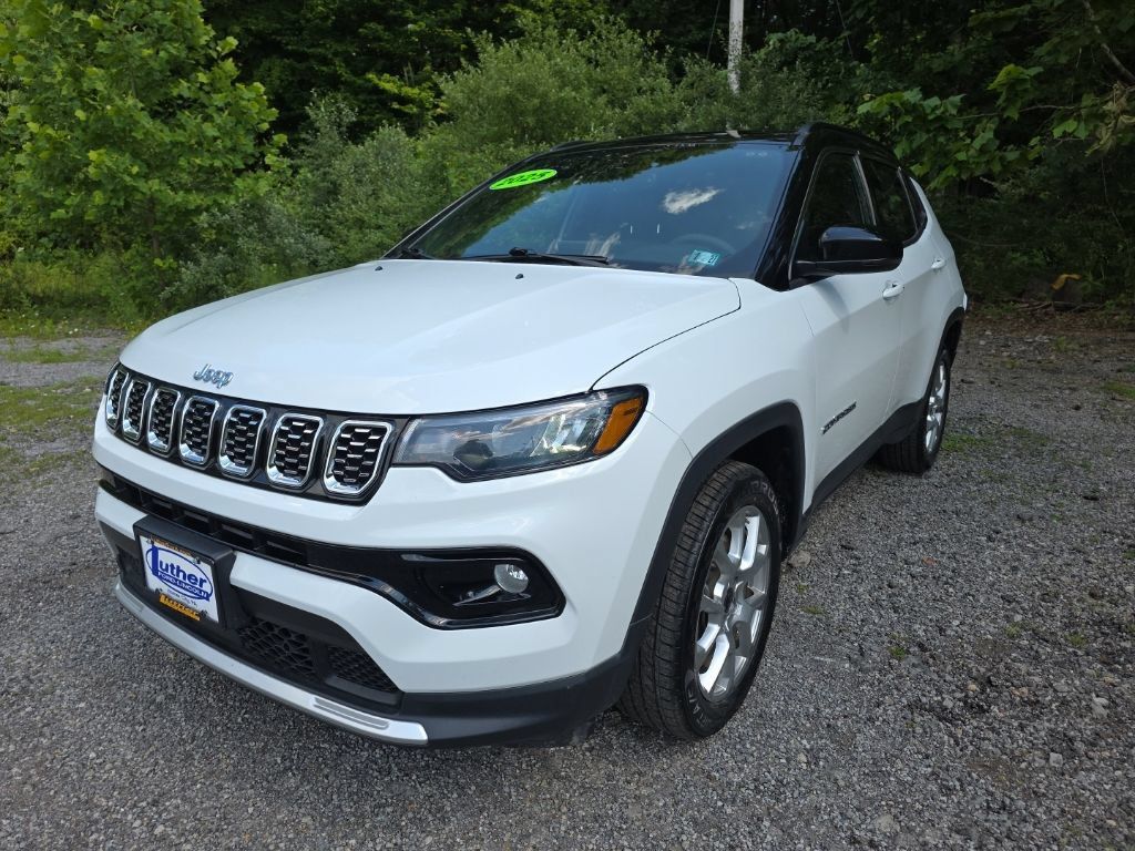 Used 2025 Jeep Compass Limited AWD/4WD image 3
