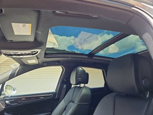 Certified 2026 Porsche Macan AWD/4WD image 16