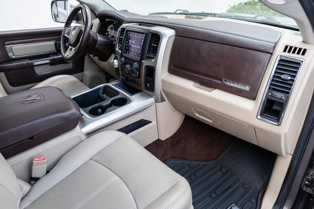 Used 2018 RAM 1500 Laramie w/ Convenience Group AWD/4WD image 25