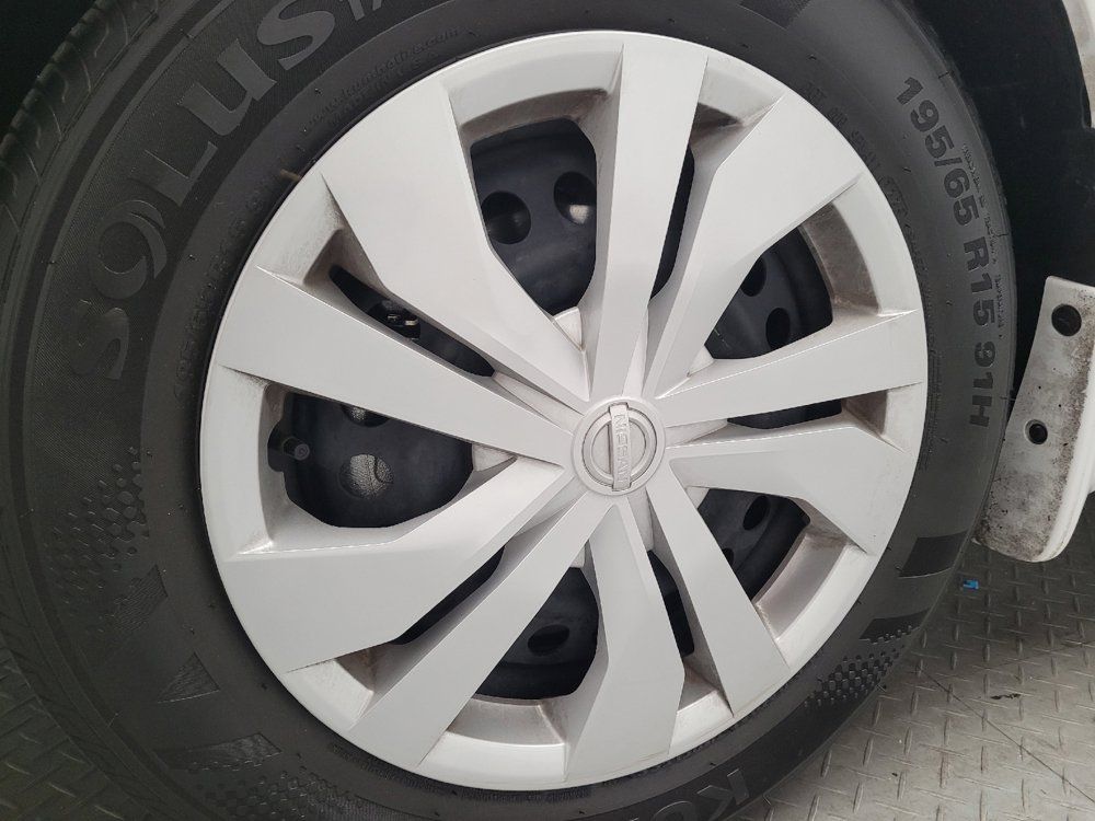 Used 2025 Nissan Versa S w/ Trunk Package FWD image 31