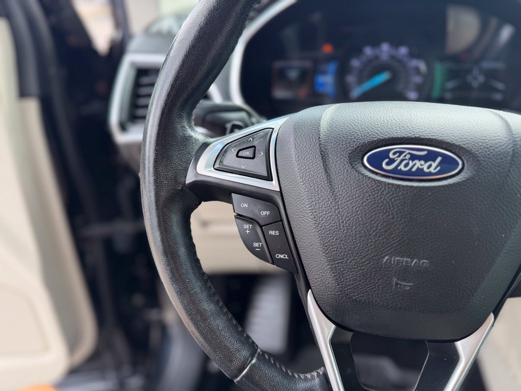 Used 2016 Ford Edge Titanium w/ Technology Package AWD/4WD image 25