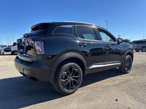 New 2026 Nissan Kicks SR image 6