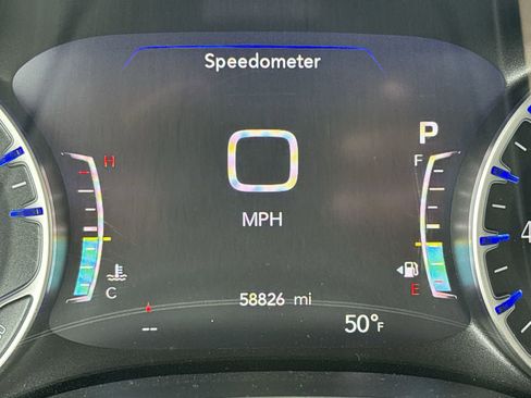 Used 2023 Chrysler Pacifica Touring-L image 10