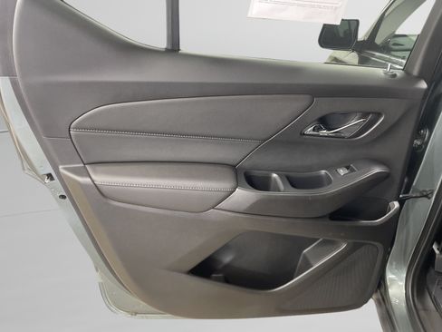 Used 2022 Chevrolet Traverse LT AWD/4WD image 9