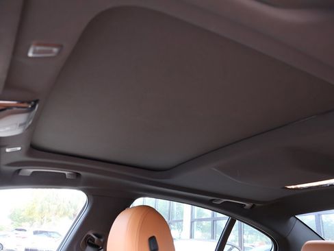 Used 2023 BMW 530e w/ Premium Package image 21