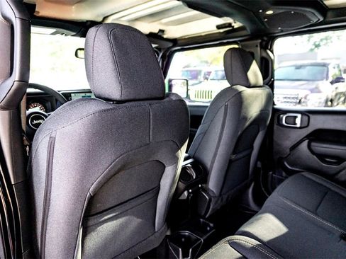 New 2026 Jeep Gladiator Sport image 19