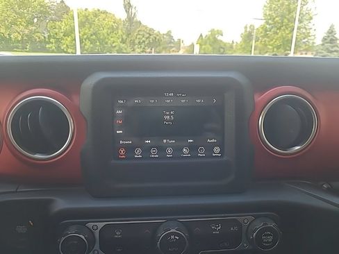 Used 2021 Jeep Wrangler Unlimited Rubicon AWD/4WD image 23
