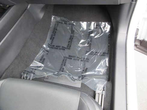 Used 2025 Lexus UX 300h AWD image 27