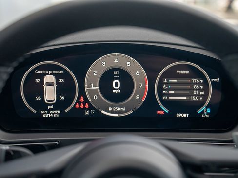 Certified 2025 Porsche Cayenne image 15