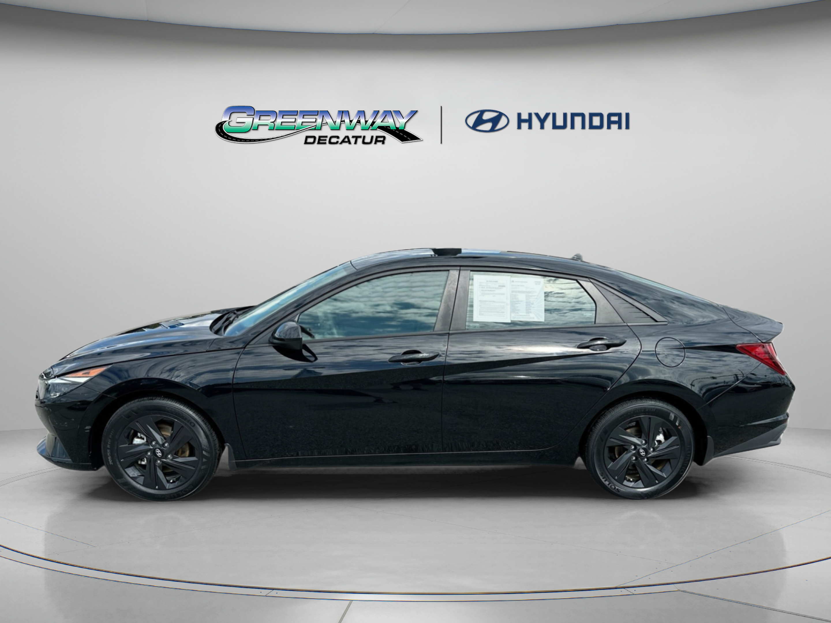 Used 2022 Hyundai Elantra SEL FWD image 5