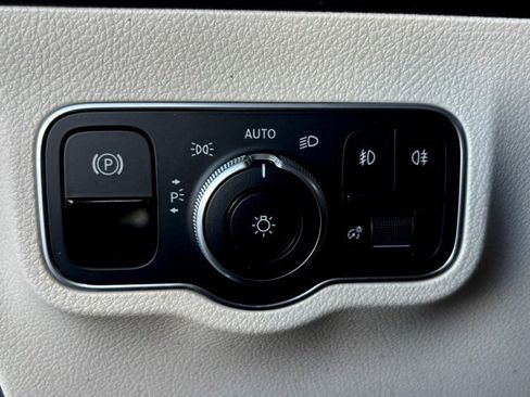 Certified 2025 Mercedes-Benz GLB 250 image 17