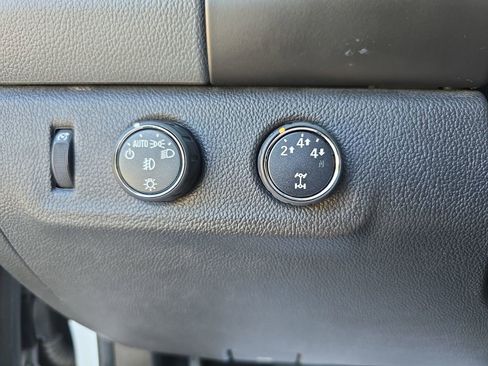Used 2015 Chevrolet Colorado Z71 AWD/4WD image 22