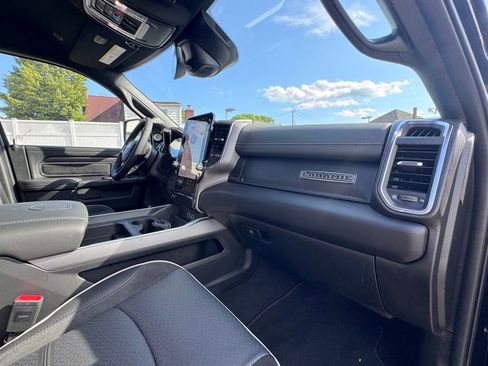 Used 2025 RAM 2500 Laramie AWD/4WD image 19