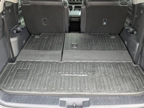 Used 2021 Toyota Highlander Platinum image 14