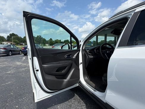 Used 2020 Buick Encore Preferred w/ Safety Package AWD/4WD image 14