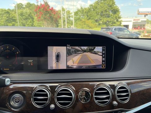 Used 2019 Mercedes-Benz S 450 Sedan image 25