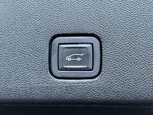 Used 2024 Cadillac XT6 Premium Luxury image 26