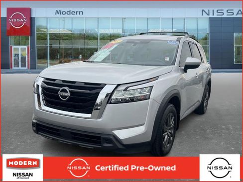 Certified 2022 Nissan Pathfinder SV image 1
