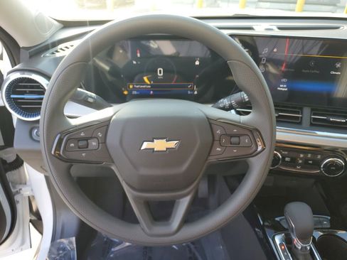 New 2026 Chevrolet Trax LT image 27