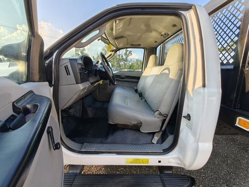 Used 2005 Ford F350 XL image 24
