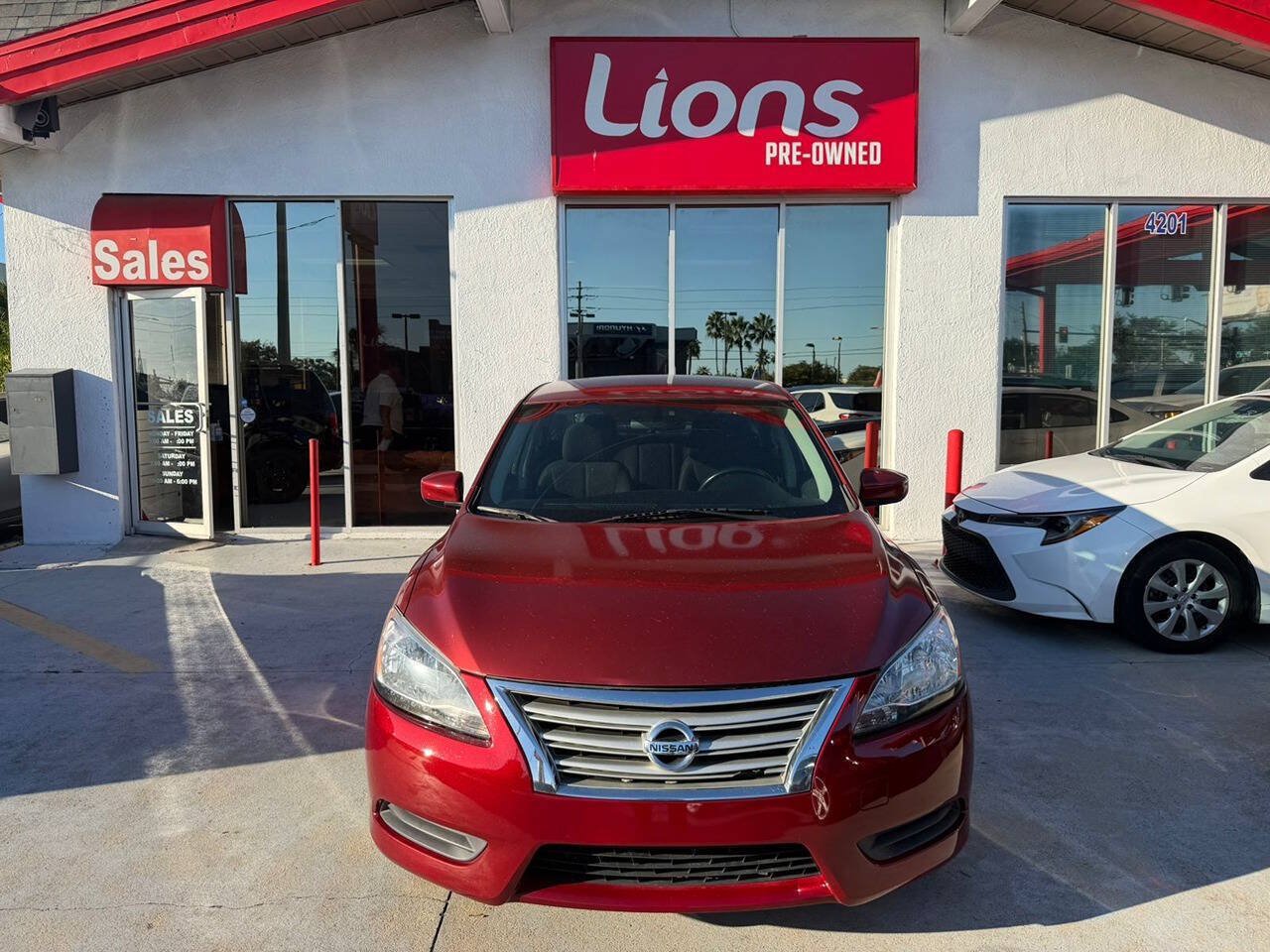 Used 2015 Nissan Sentra SV w/ Navigation Package FWD image 1