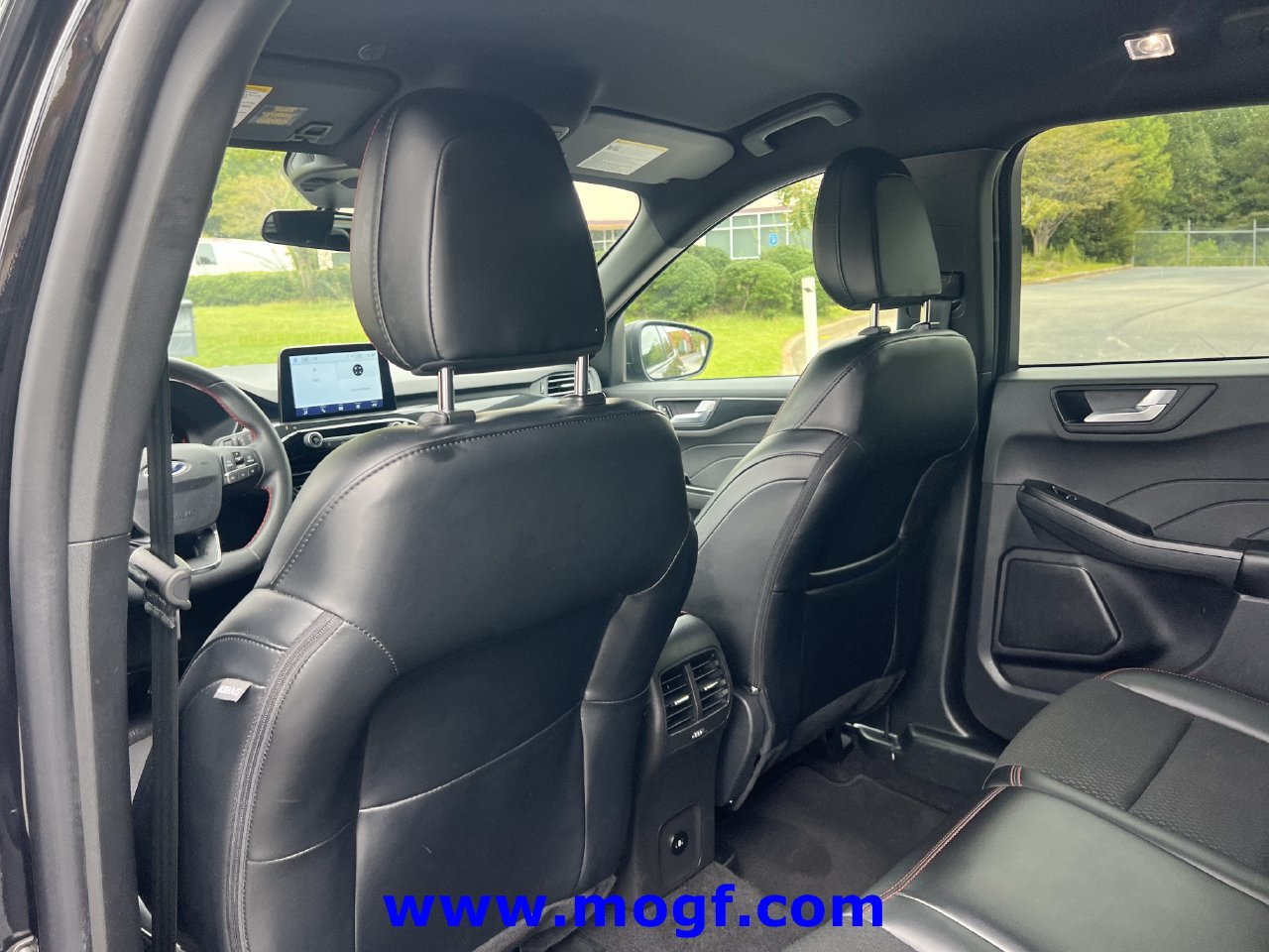 Used 2025 Ford Escape ST-Line FWD image 17