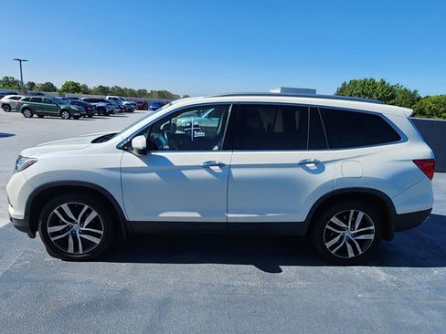 Used 2017 Honda Pilot Elite image 2