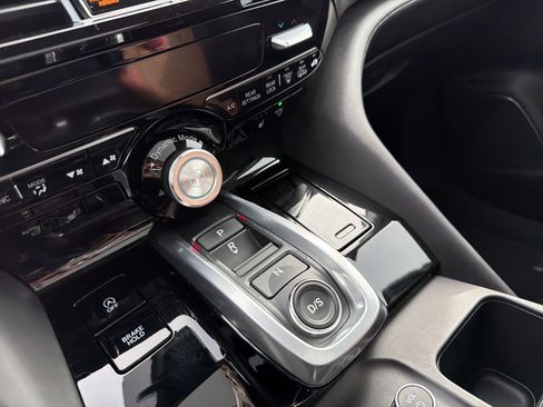 Certified 2023 Acura MDX FWD w/ Technology Package image 18