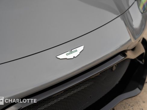 Used 2020 Aston Martin V8 Vantage Coupe image 3