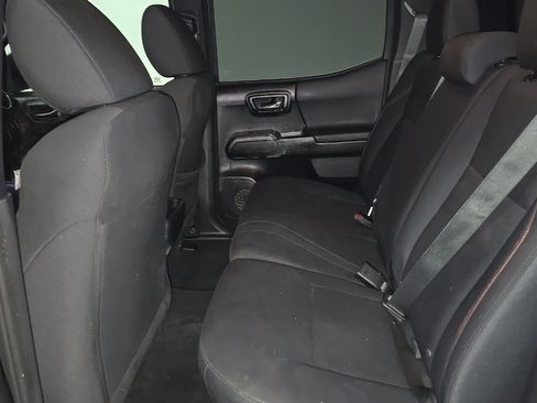Used 2017 Toyota Tacoma TRD Sport w/ Premium & Technology Package AWD/4WD image 10