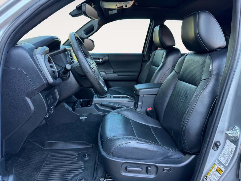 Used 2022 Toyota Tacoma TRD Sport w/ TRD Premium Sport Package AWD/4WD image 14