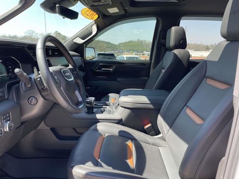 Used 2025 GMC Sierra 1500 AT4 w/ AT4 Premium Package image 4