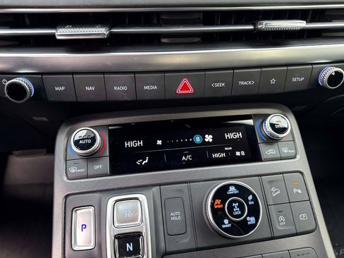 Used 2024 Hyundai Palisade Calligraphy image 25