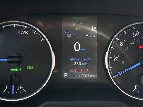 Used 2021 Toyota RAV4 XLE w/ Convenience Package AWD/4WD image 21