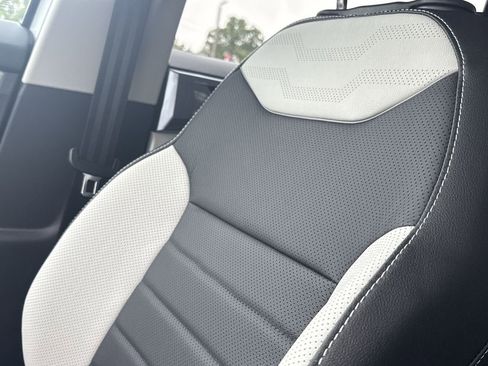 New 2025 Volkswagen Taos SEL image 41