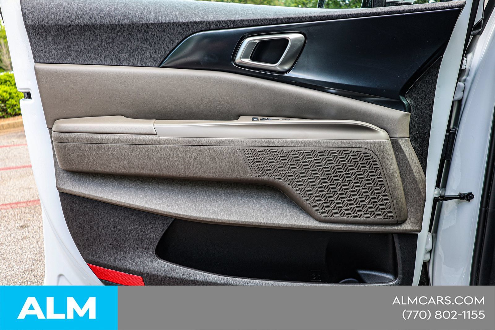 Used 2025 Kia Carnival FWD image 39