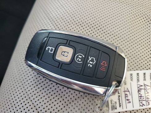 Used 2019 Lincoln Nautilus Reserve w/ Driver Assistance Package FWD image 28