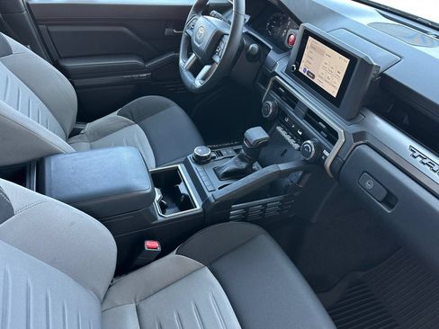 Used 2025 Toyota Tacoma TRD Sport AWD/4WD image 15