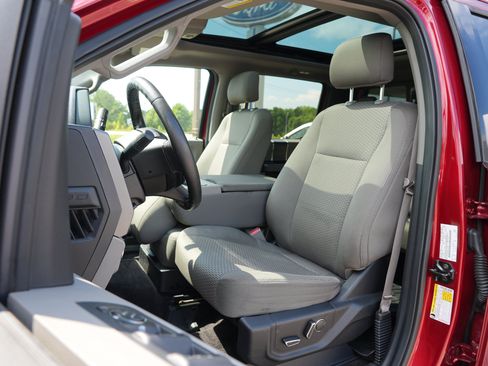 Used 2016 Ford F150 XLT w/ Equipment Group 302A Luxury AWD/4WD image 14