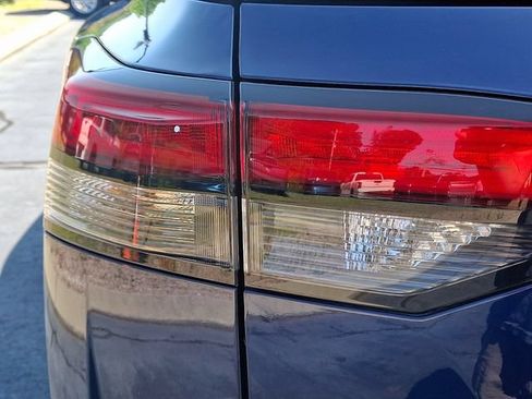 Used 2023 Nissan Pathfinder SL w/ Lighting Package (N92) AWD/4WD image 10