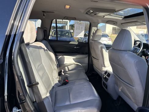 Used 2016 Honda Pilot Touring image 20