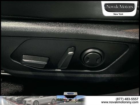 Used 2025 Hyundai Elantra Limited FWD image 20